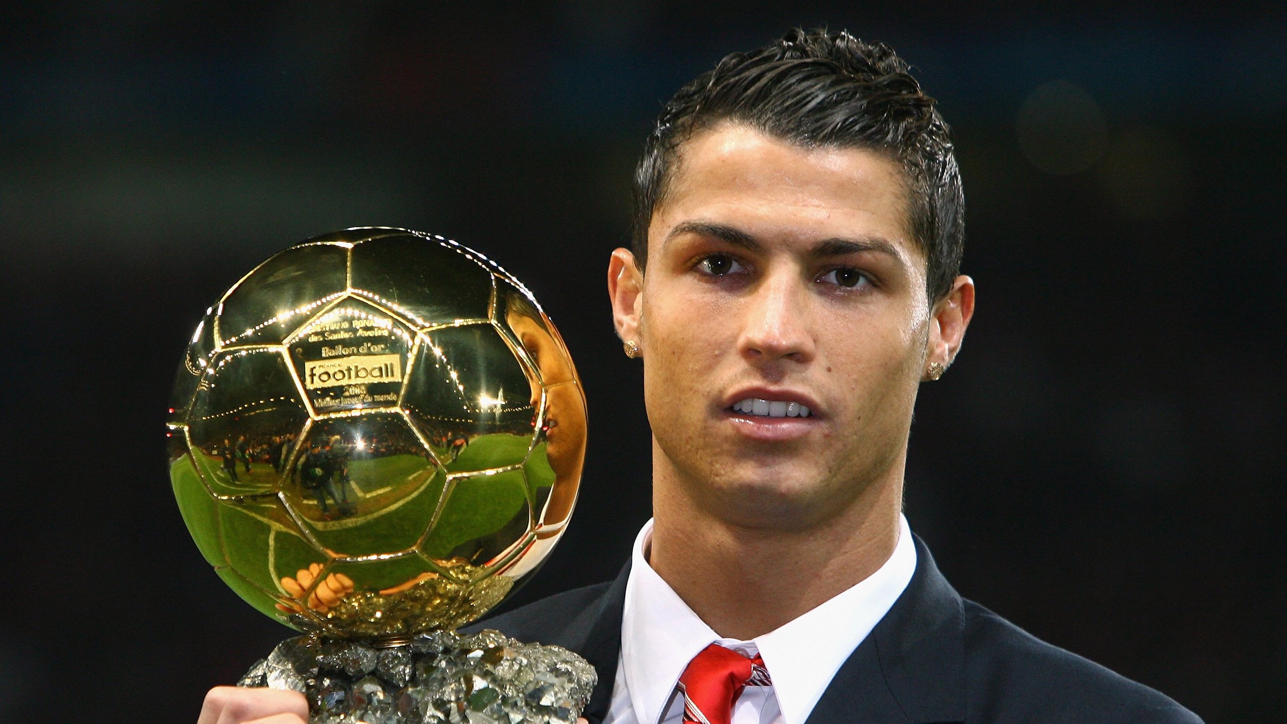 西甲国家德比之夜，布克成为全场焦点