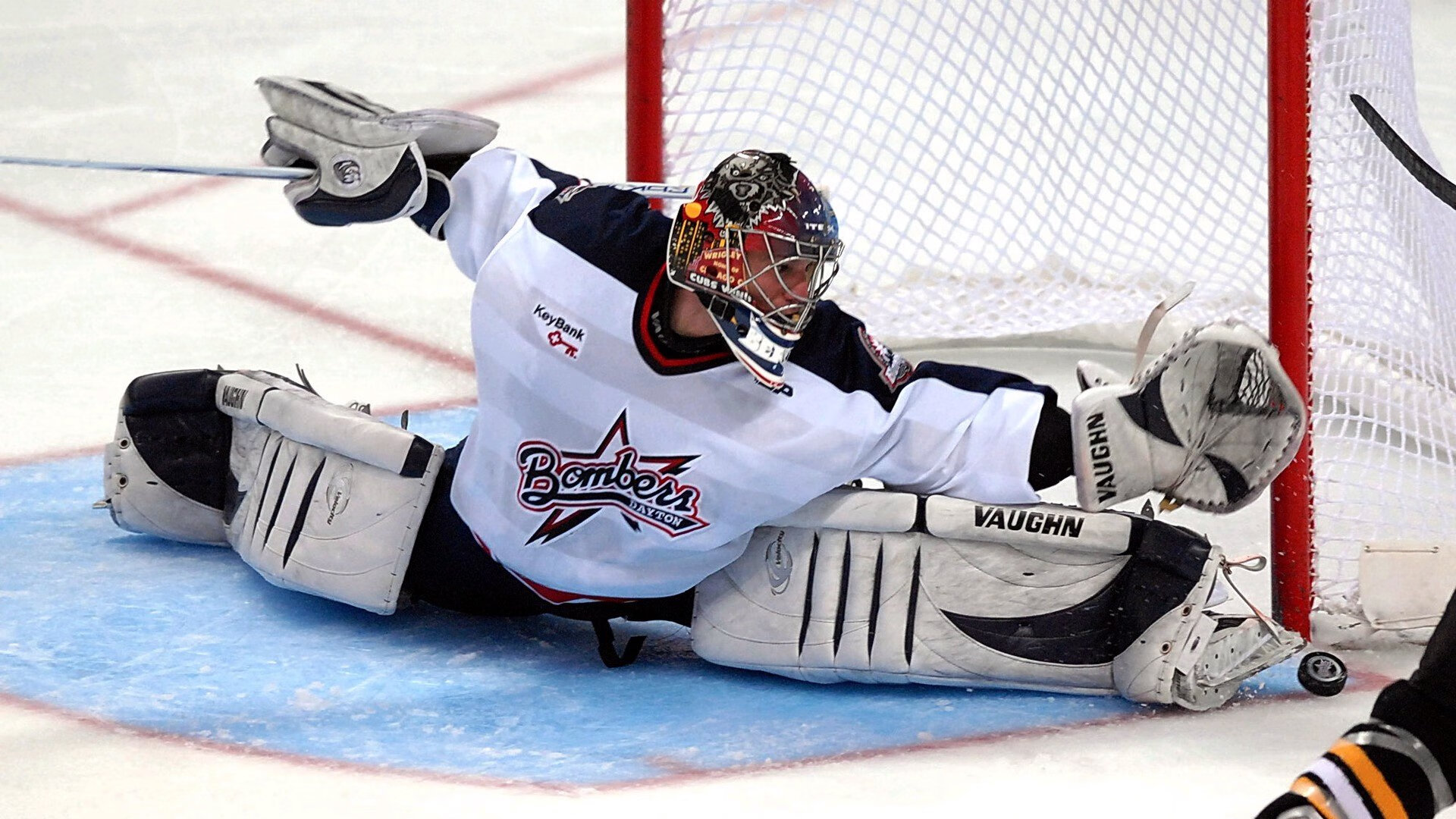 开云体育中国-穿越时空的绝杀，当红牛与威廉姆斯的历史宿命，被周冠宇的统治力重新定义